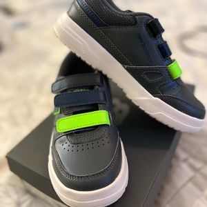 New Balance Boy Velcro Sneakers new in box